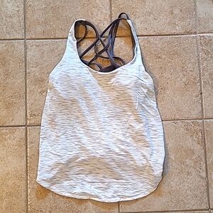 Size 8 lululemon free to be wild tank